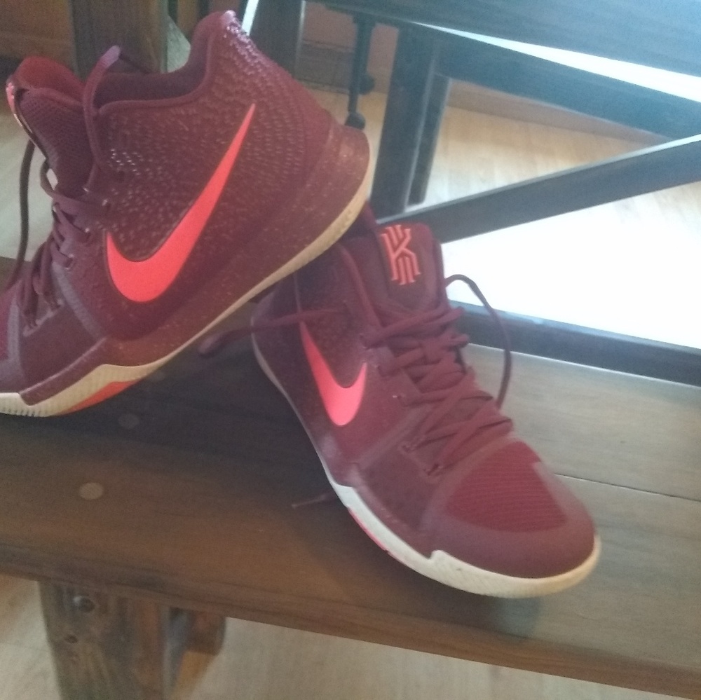 Kyrie 3 red hot punches